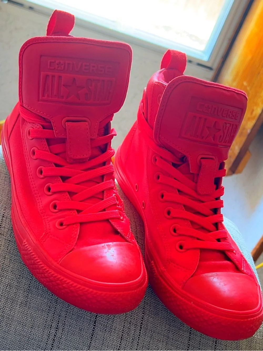 Converse All Star Red High Top Sneakers – Unisex Size 7.5